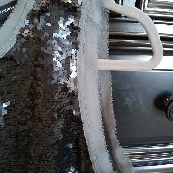 Who What Wear grey silver sequin top medium - Picture 4 of 5